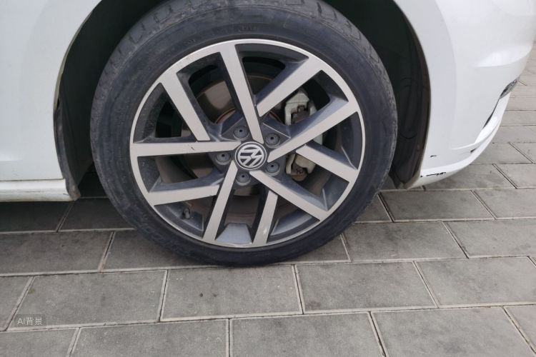 Volkswagen Golf 2018 car image #9