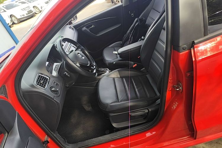 Volkswagen Polo 2015 immagine di auto #15