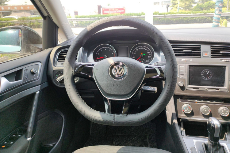 Volkswagen Golf 2017 imagem de carro #15