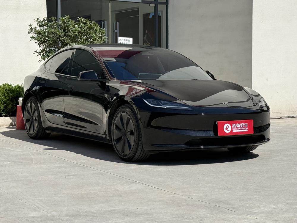 Tesla Model 3 2025 car image #3