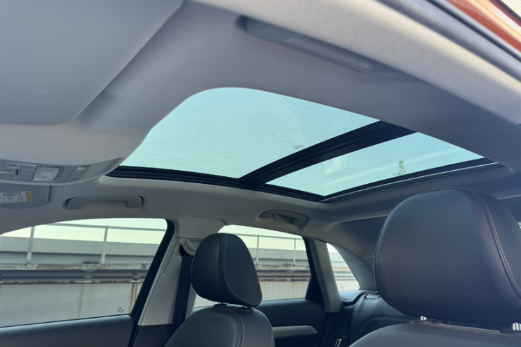 Audi Q3 2016 car image #16