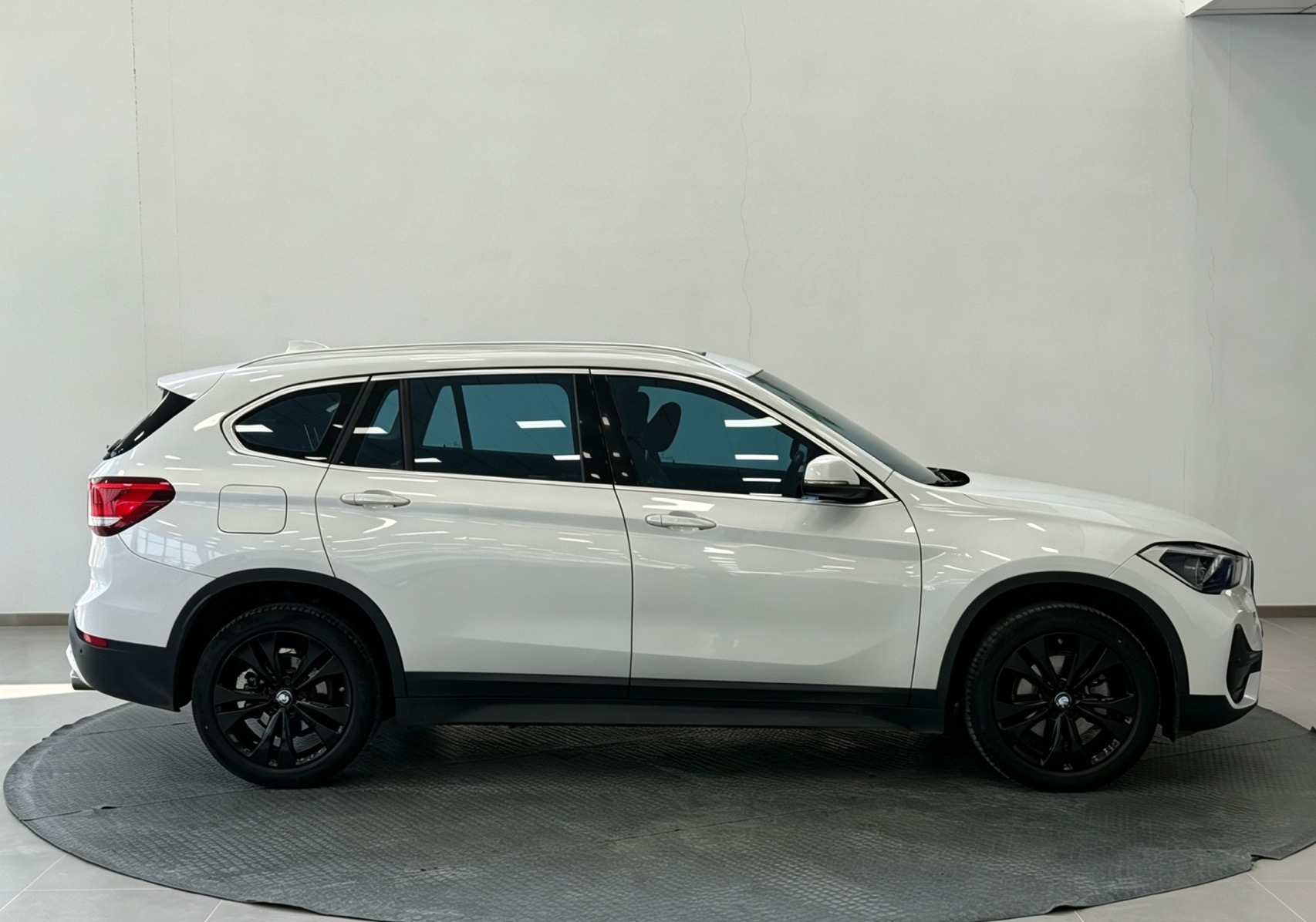 BMW X1 2021 car image #3
