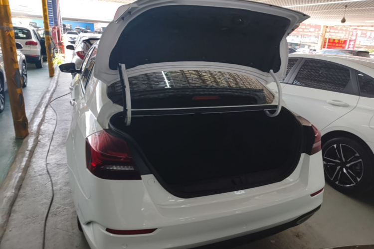 GEELY Emgrand 2021 car image #19