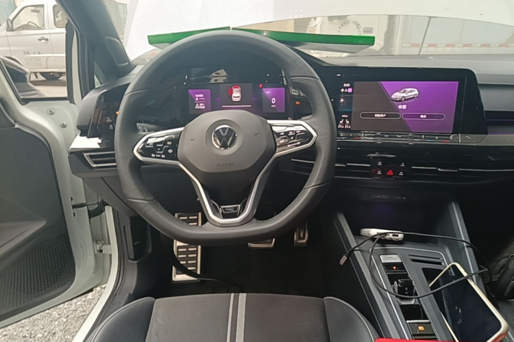 Volkswagen Golf 2022 car image #11