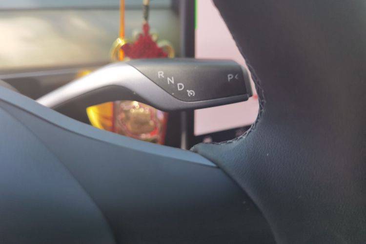 Tesla Model Y 2023 #14 Tesla Model Y 2023 car image #14