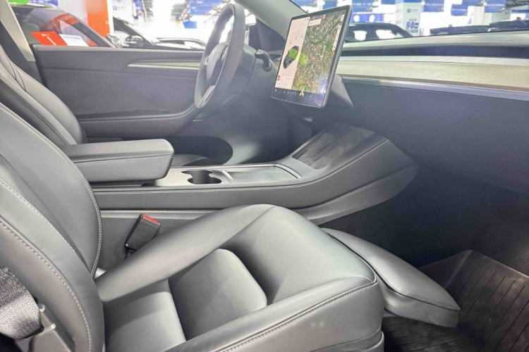 Tesla Model Y 2021 #9 Tesla Model Y 2021 car image #9