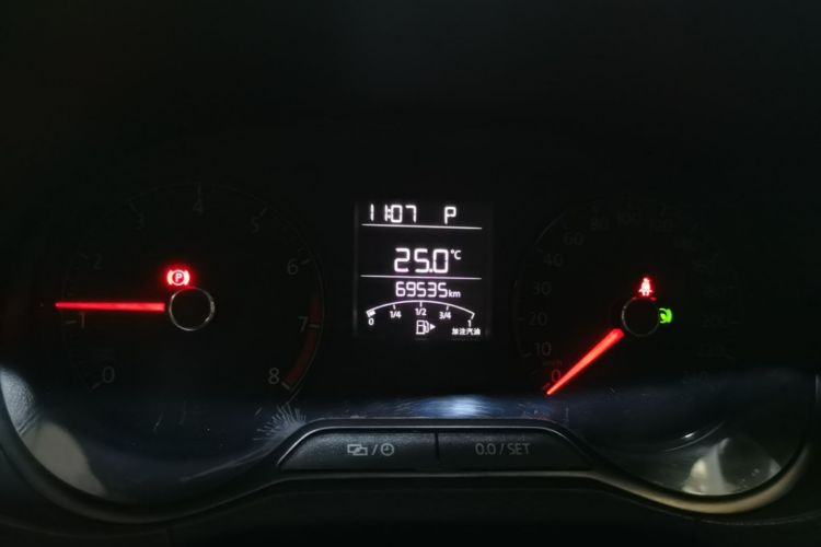 Volkswagen Polo 2019 car image #12