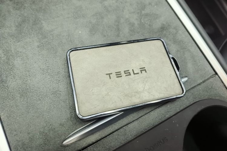 Tesla Model Y 2024 #9 Tesla Model Y 2024 car image #9