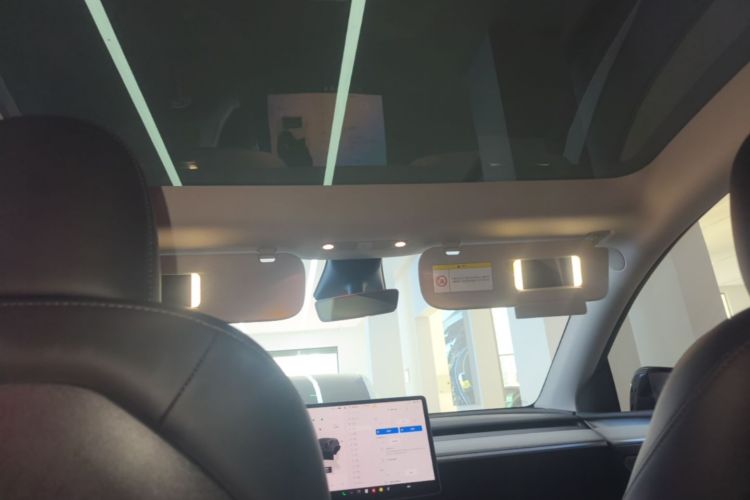 Tesla Model Y 2023 #18 Tesla Model Y 2023 car image #18