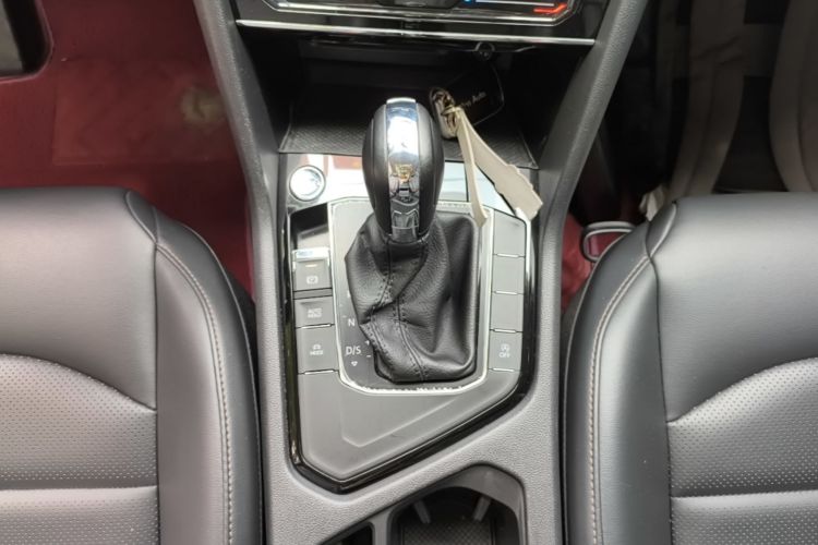 Volkswagen Tharu 2023 car image #14
