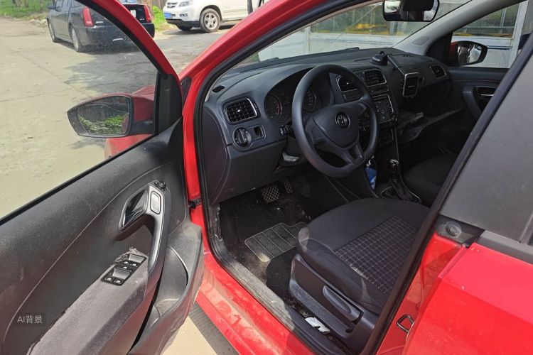 Volkswagen Polo 2014 car image #18