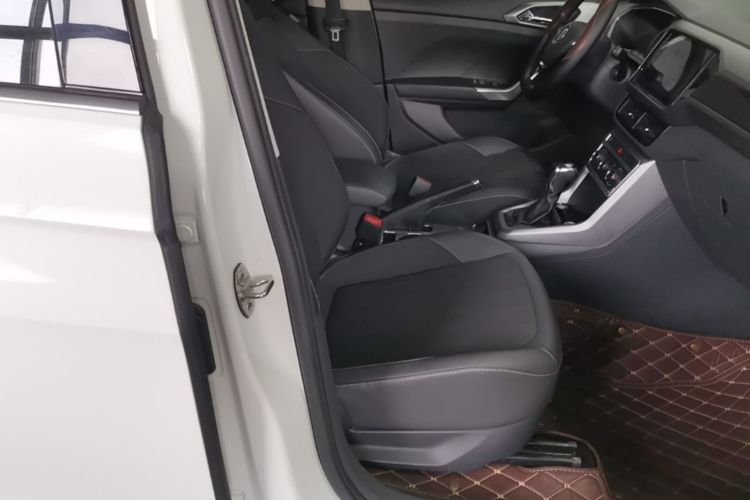 Volkswagen T-Cross 2020 #24 Volkswagen T-Cross 2020 car image #24