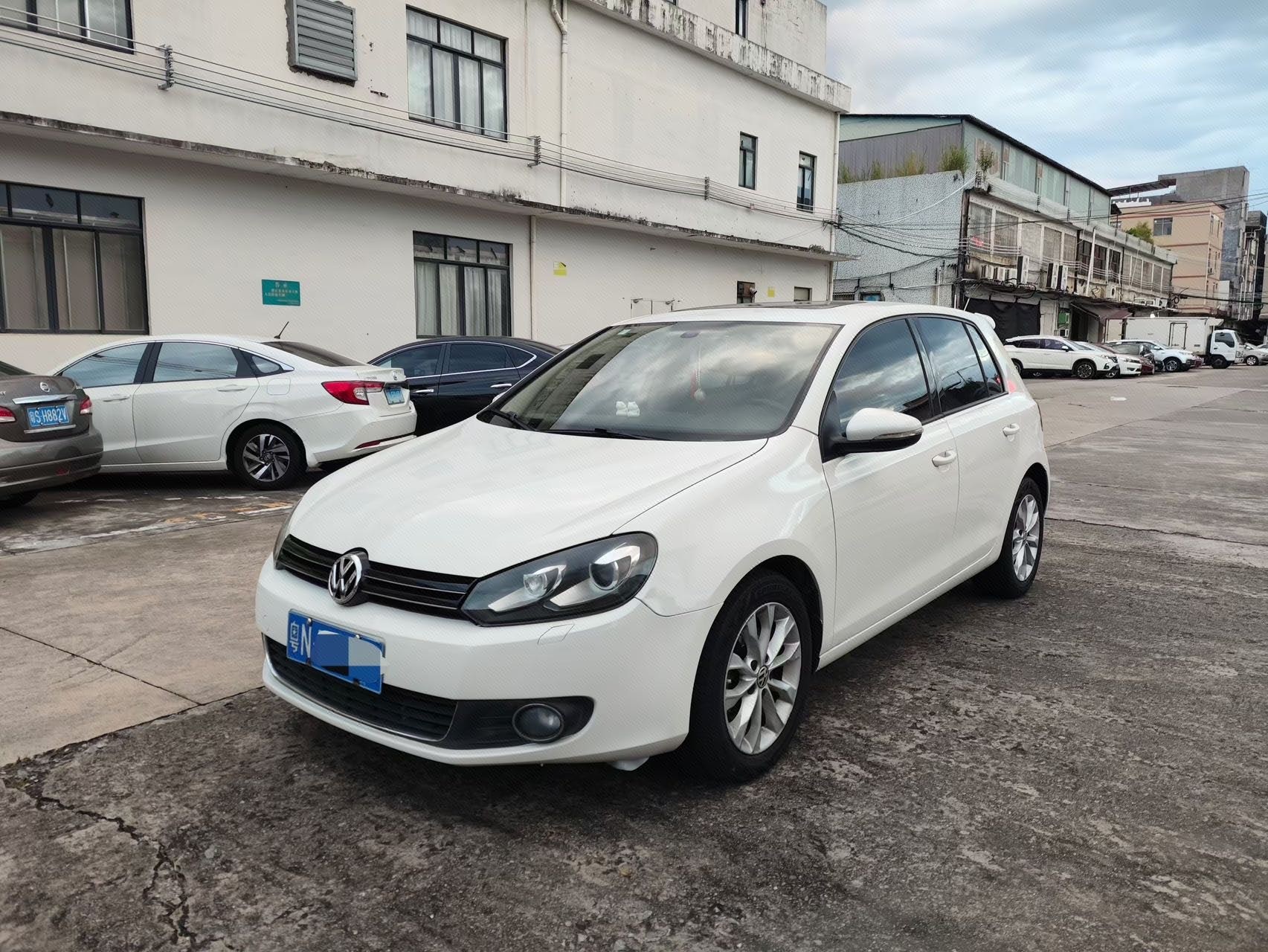 Volkswagen Golf 2011 car image 