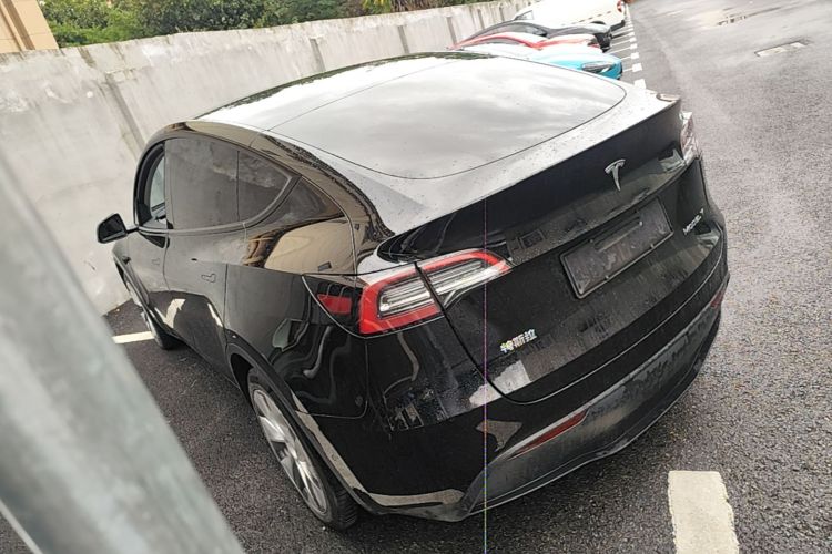Tesla Model Y 2022 car image #5