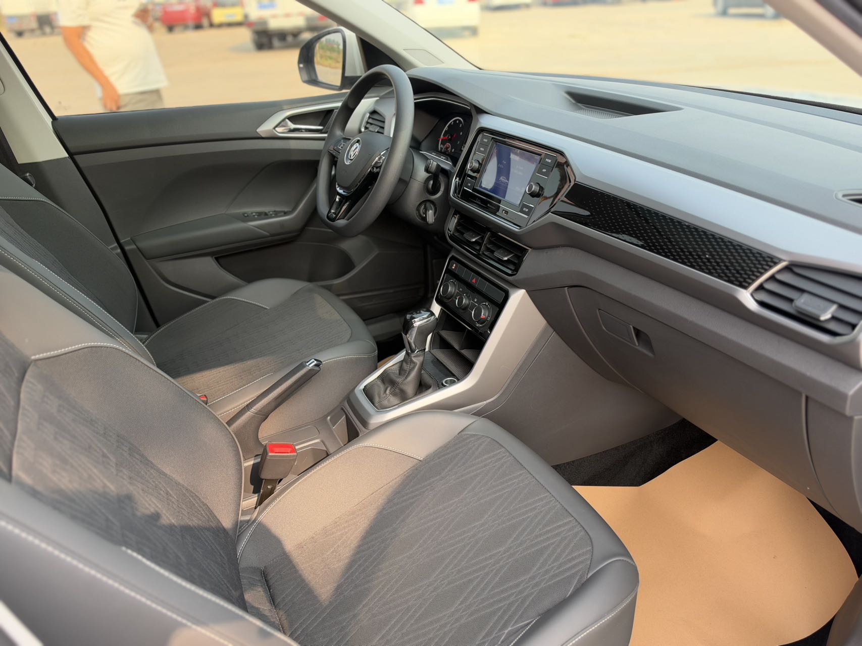 Volkswagen T-Cross 2020 #9 Volkswagen T-Cross 2020 car image #9