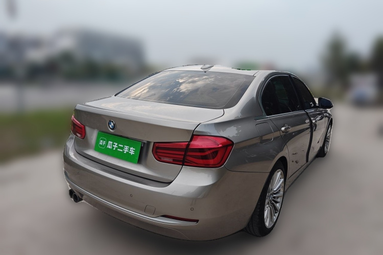 BMW 3 Series 2018 car image #7
