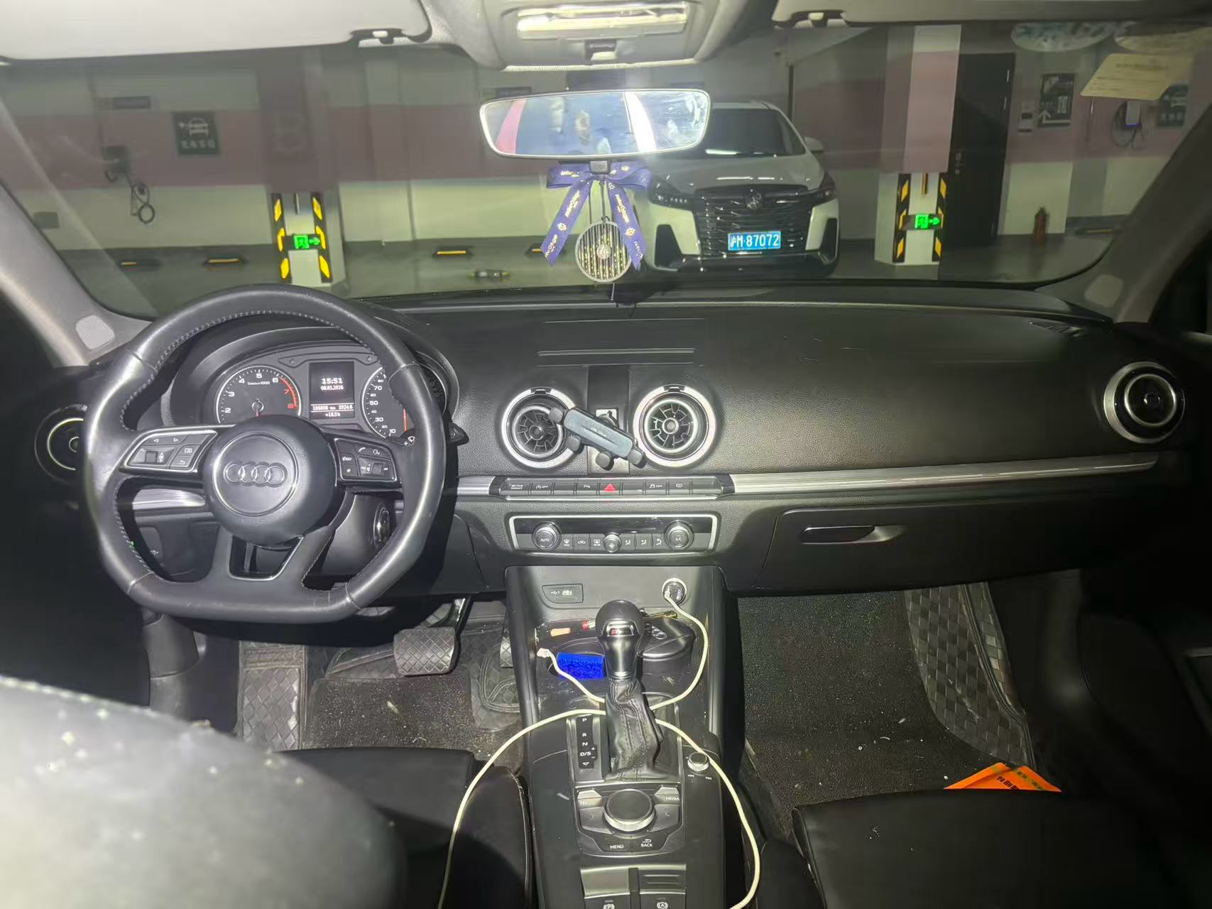 2019 immagine di auto #3