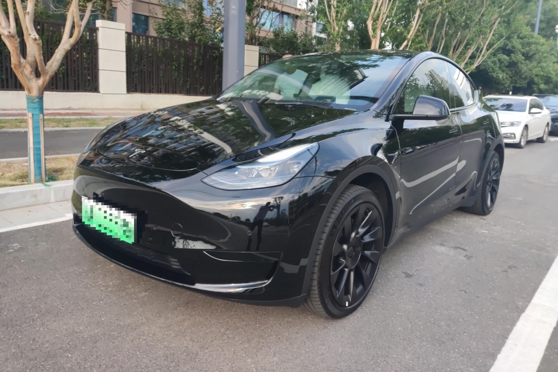 Tesla Model Y 2024 Tesla Model Y 2024 car image