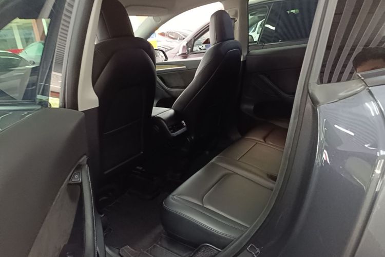 Tesla Model Y 2021 #17 Tesla Model Y 2021 car image #17