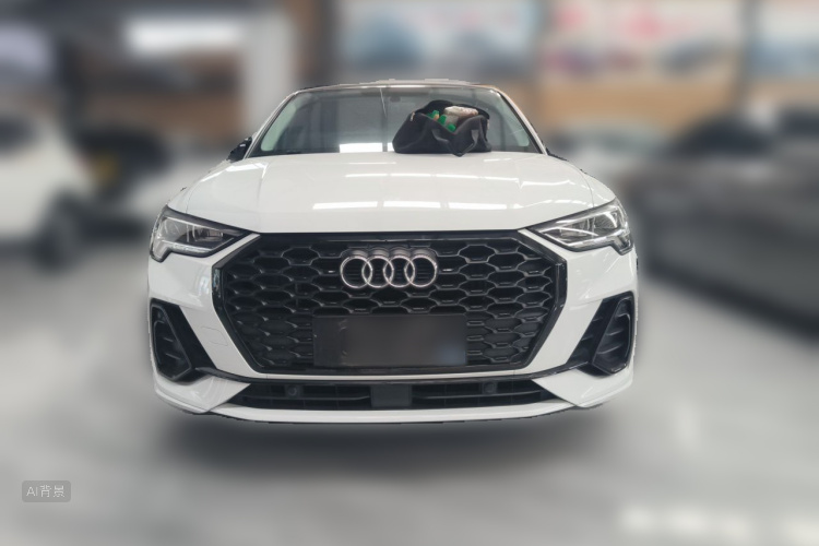 Audi Q3 2022 car image #3