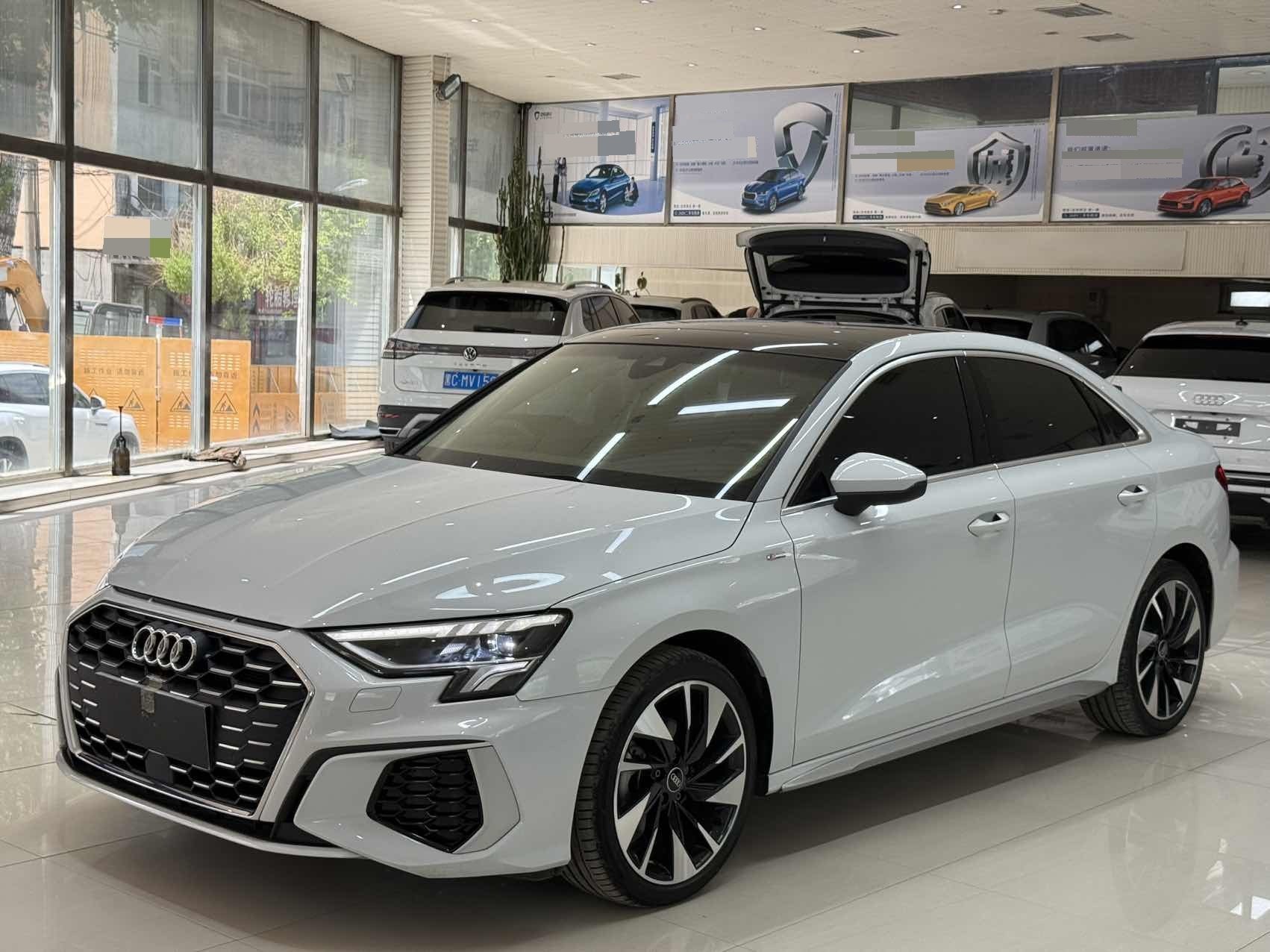 2023 immagine di auto 