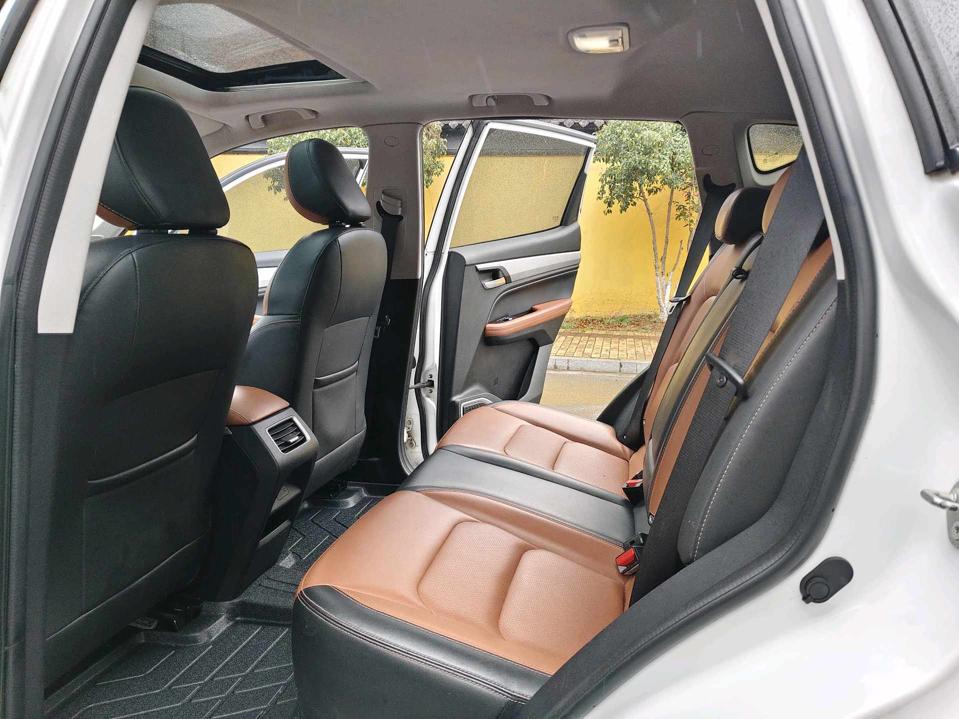 GEELY Vision X6 2020 car image #4