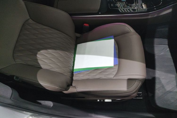 BYD Han 2024 car image #24