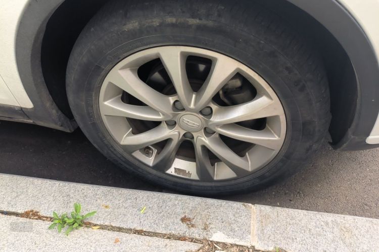 GEELY Emgrand GS 2018 صورة سيارة #9