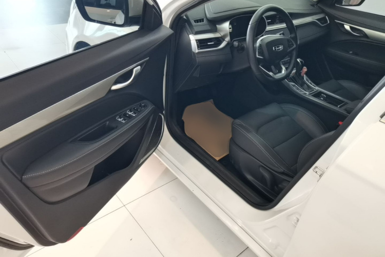 GEELY Emgrand 2020 #16 GEELY Emgrand 2020 car image #16