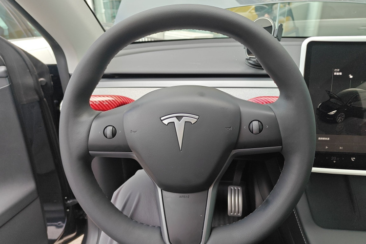 Tesla Model Y 2024 #11 Tesla Model Y 2024 immagine di auto #11