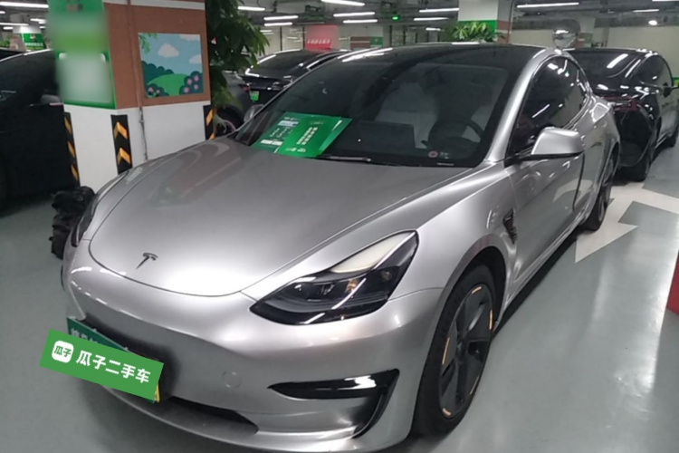 Tesla Model 3 2021 car image #2