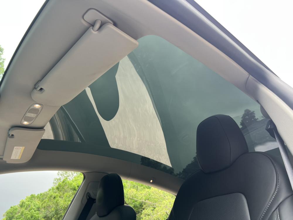 Tesla Model Y 2022 car image #19