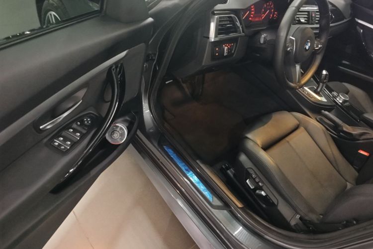 BMW 3 Series GT 2019 imagem de carro #16