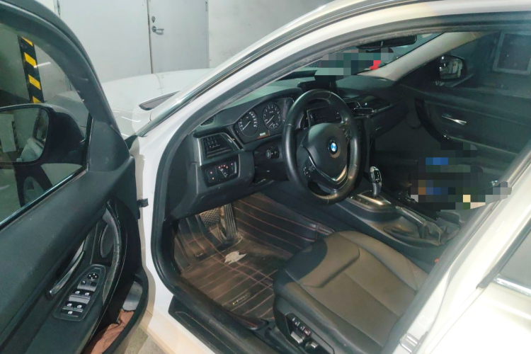 BMW 3 Series 2017 car image #13
