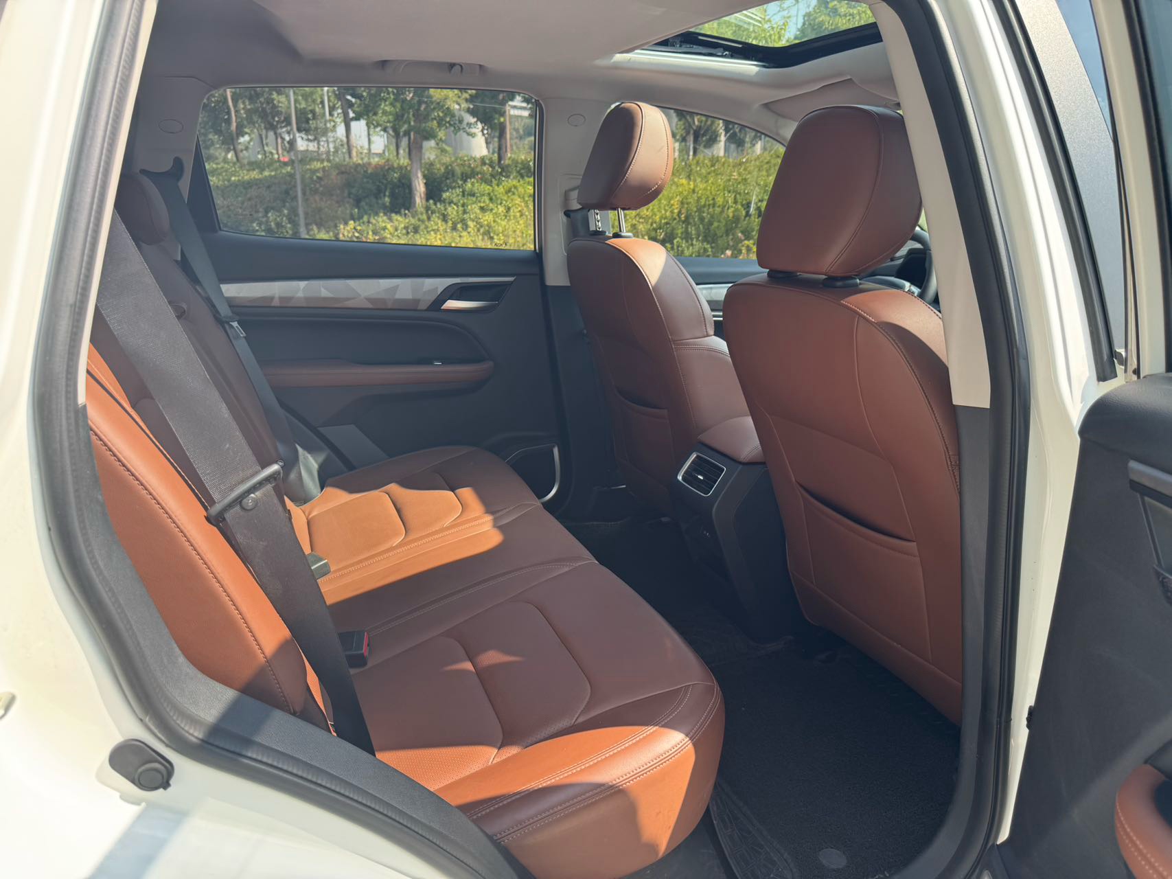 GEELY Vision X6 2023 car image #12
