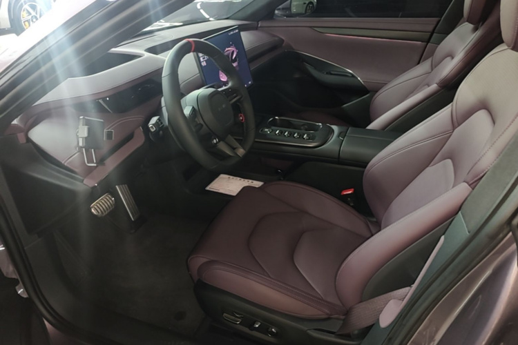 MI SU7 2024 car image #15