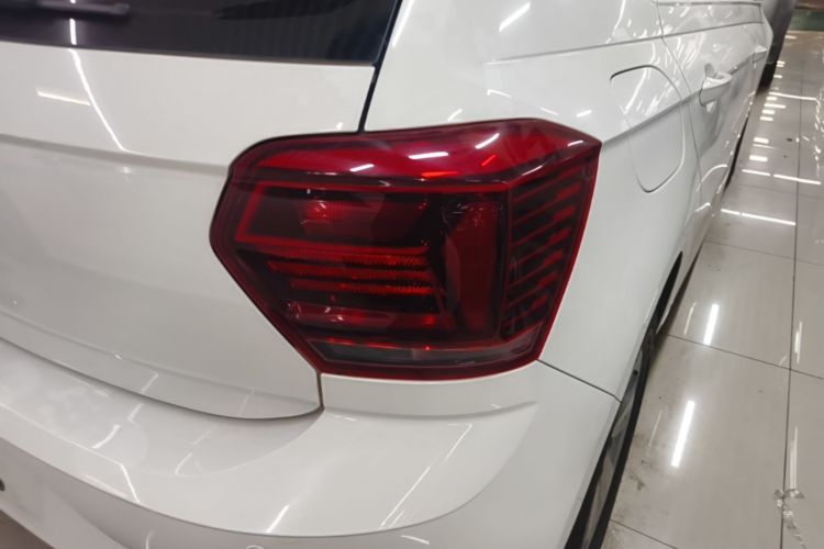 Volkswagen Polo 2021 car image #8