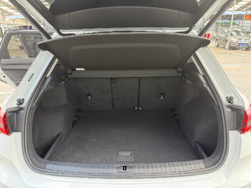 Audi Q3 2023 car image #14