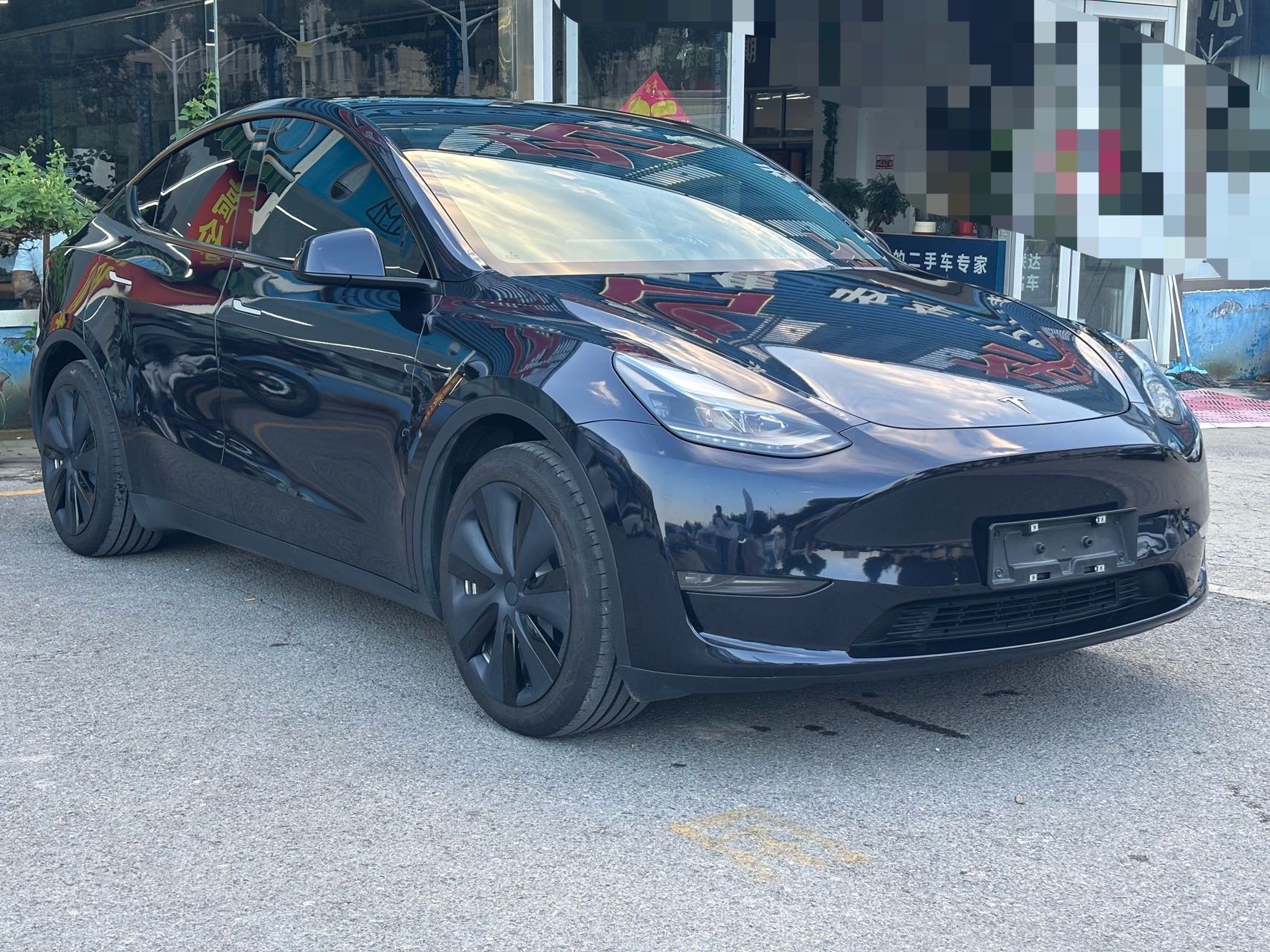 Tesla Model Y 2023 car image #2