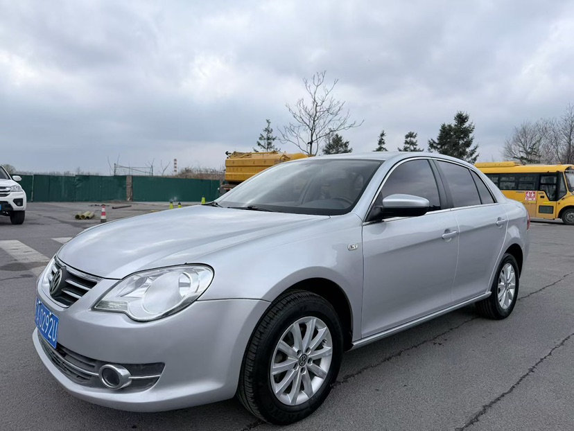 Volkswagen Bora 2012 immagine di auto 