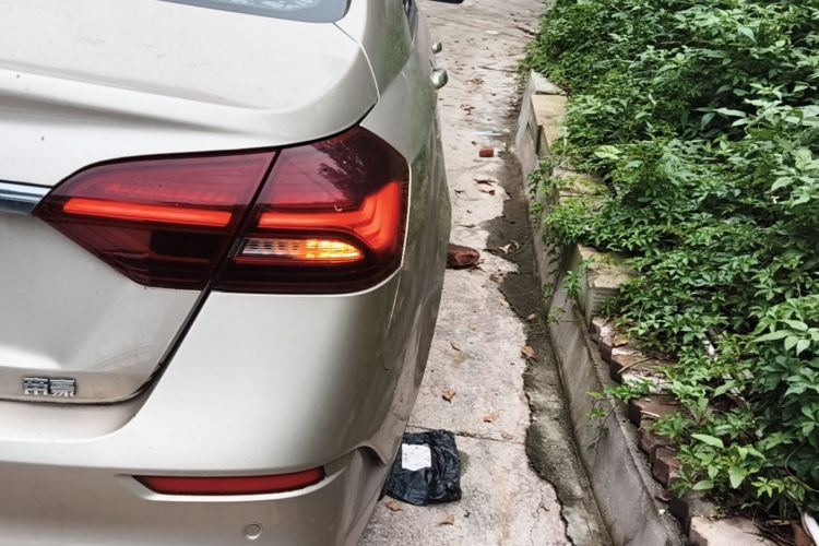 GEELY Emgrand 2021 #8 GEELY Emgrand 2021 car image #8