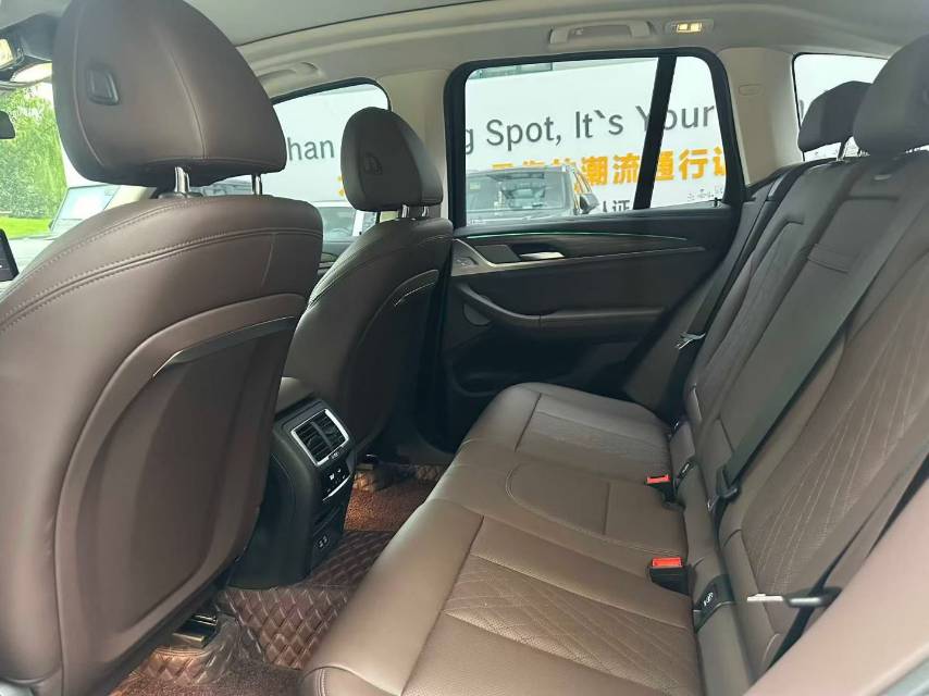 BMW X3 2022 car image #9