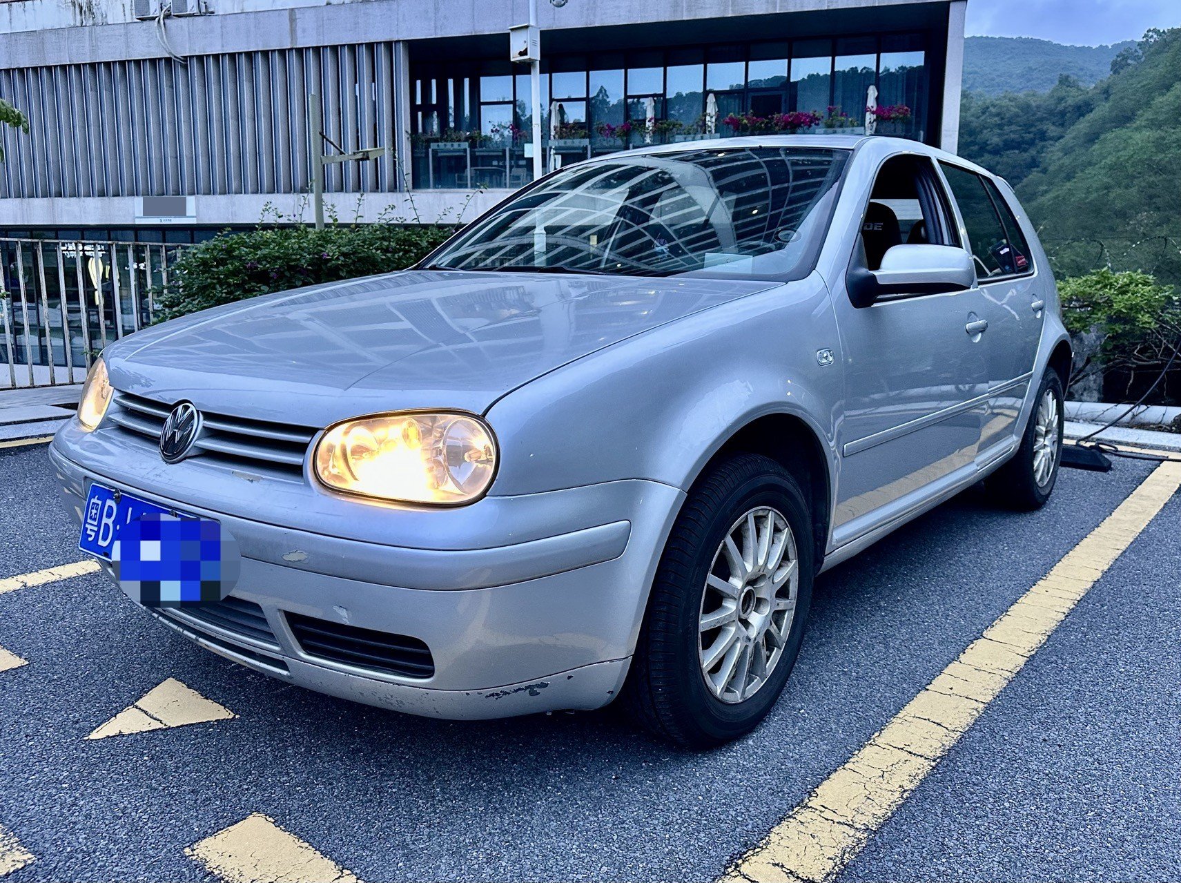 2008 car image 