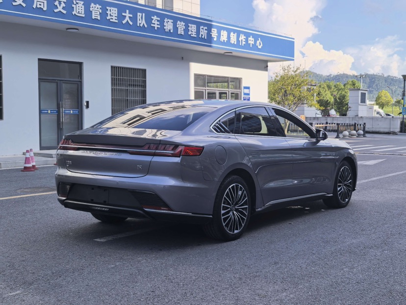 BYD Han 2022 #6 BYD Han 2022 car image #6