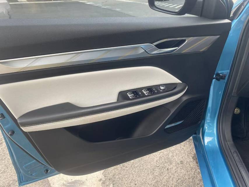 GEELY Emgrand L 2022 car image #9