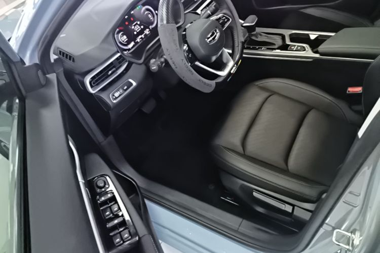 GEELY Emgrand 2023 #16 GEELY Emgrand 2023 car image #16