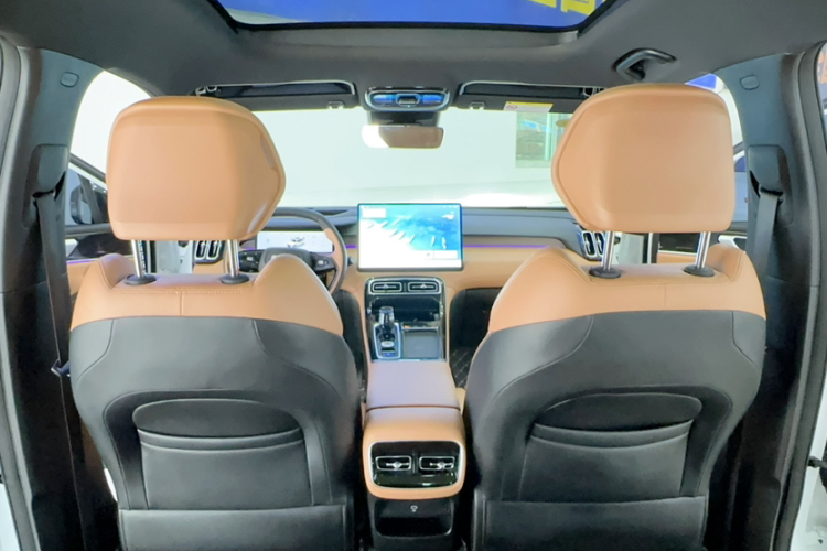 GEELY Boyue L 2025 изображение автомобиля #18
