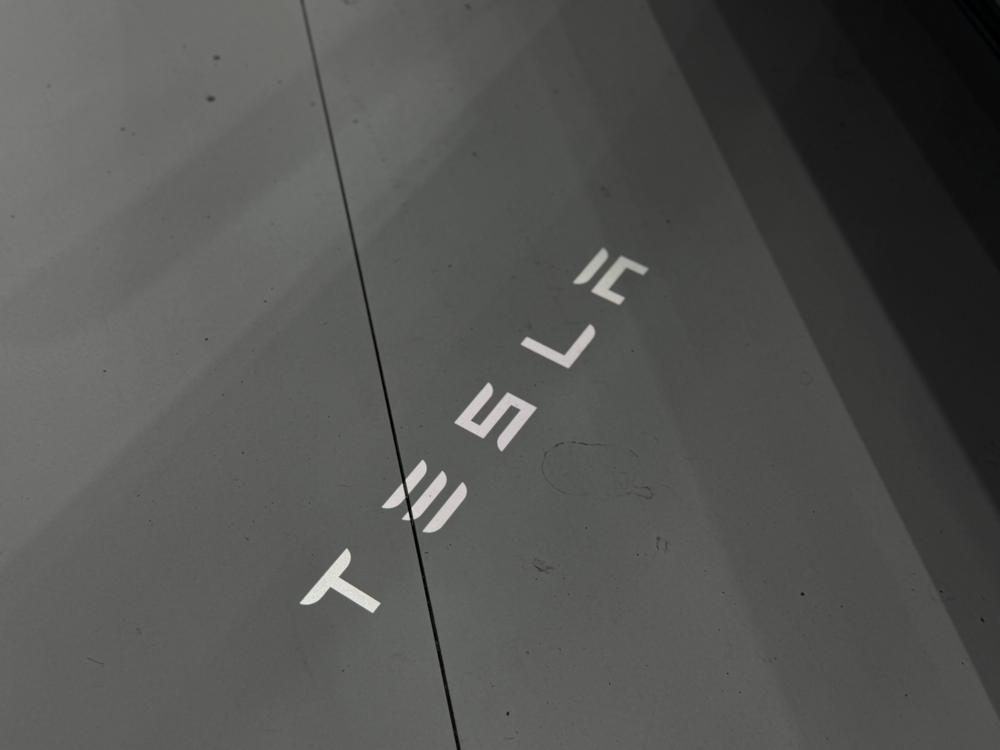 Tesla Model Y 2025 car image #8