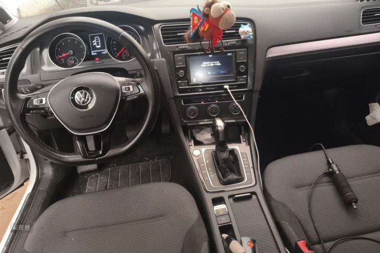 Volkswagen Golf 2018 car image #11