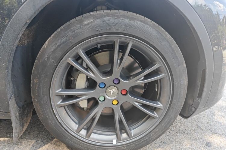 Tesla Model Y 2024 car image #9